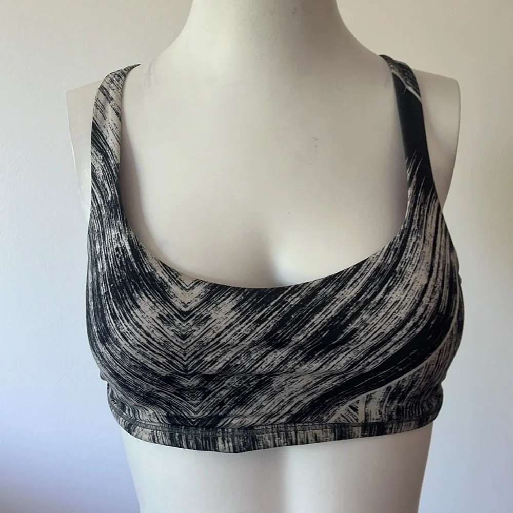 Lululemon Free To Be Wild Heat Wave White Black Regal Palm Size 6 Bra